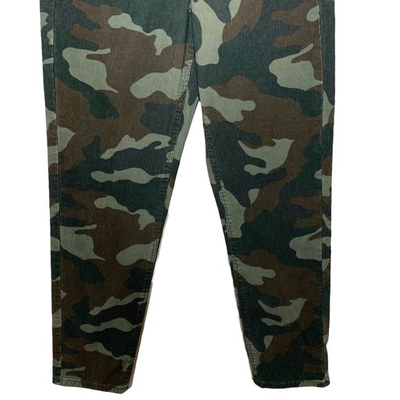 American Eagle Super Stretch Mom Jean Corduroy Camo Print Pants Women's Size 4 - Picture 3 of 10